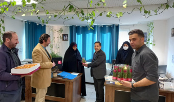تقدیر از بانوان دانشکده الهیات و معارف اسلامی به مناسبت بزرگداشت روز مادر