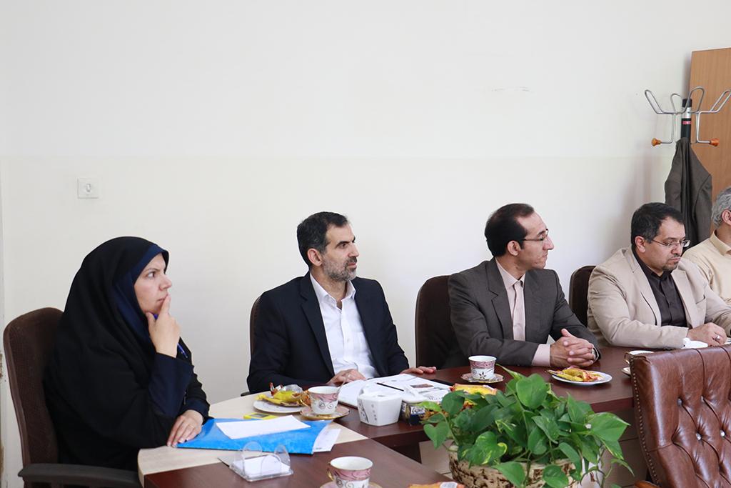 جلسه هیئت رییسه دانشکده  با استادان ناظر انجمن های علمی
