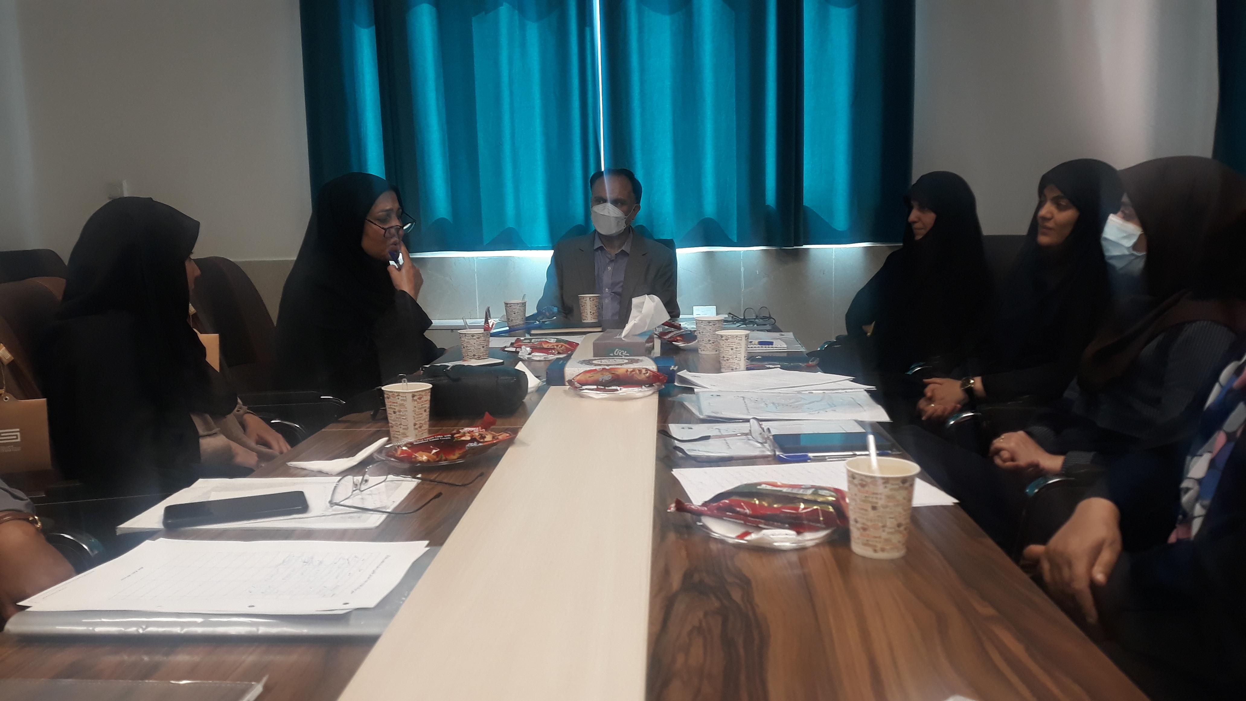 برسی آیین نامه های جدید امور شاهد و ایثارگران دانشکده الهیات و معارف اسلامی